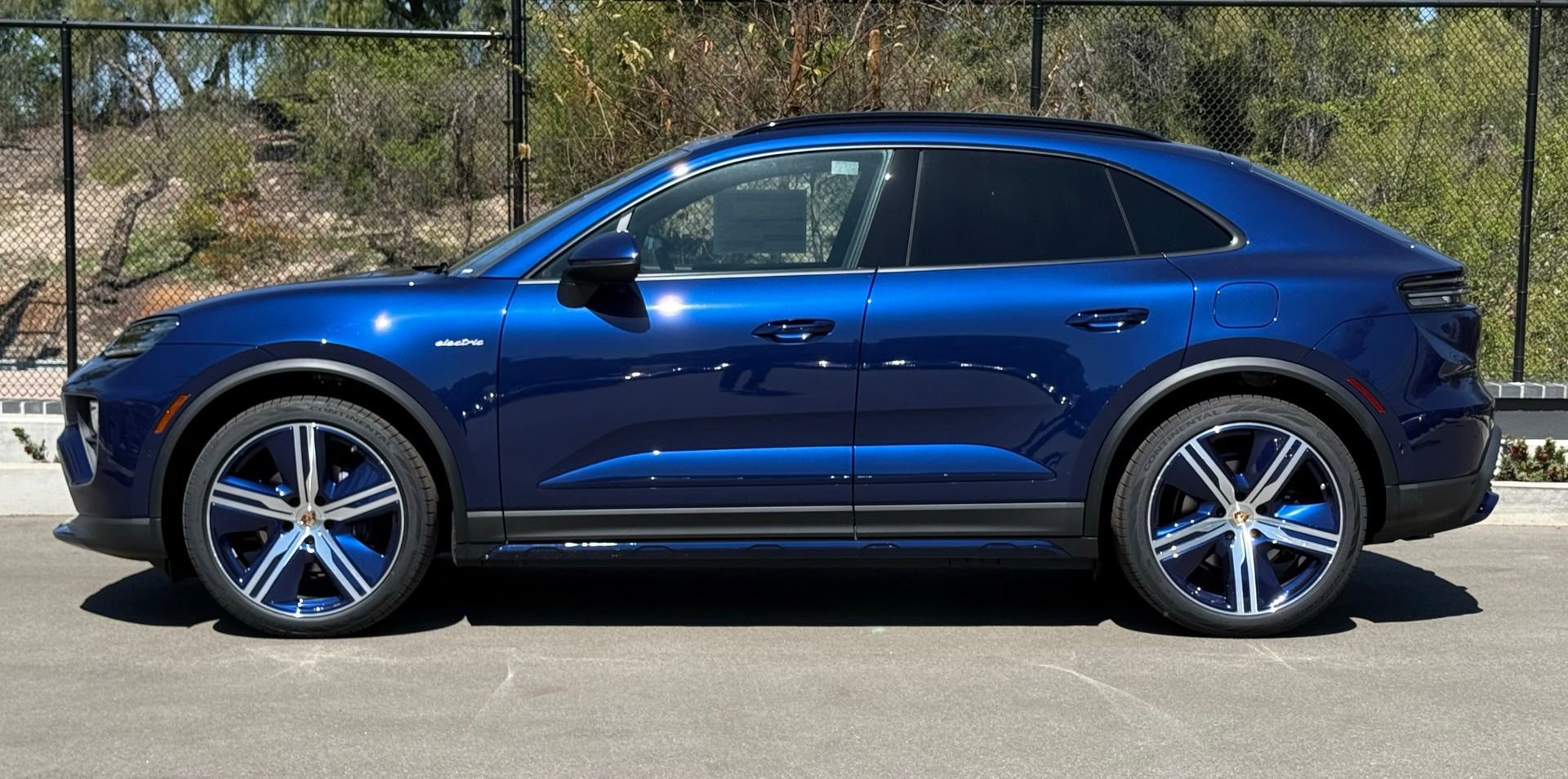 Used 2025 Porsche Macan Electric image 2
