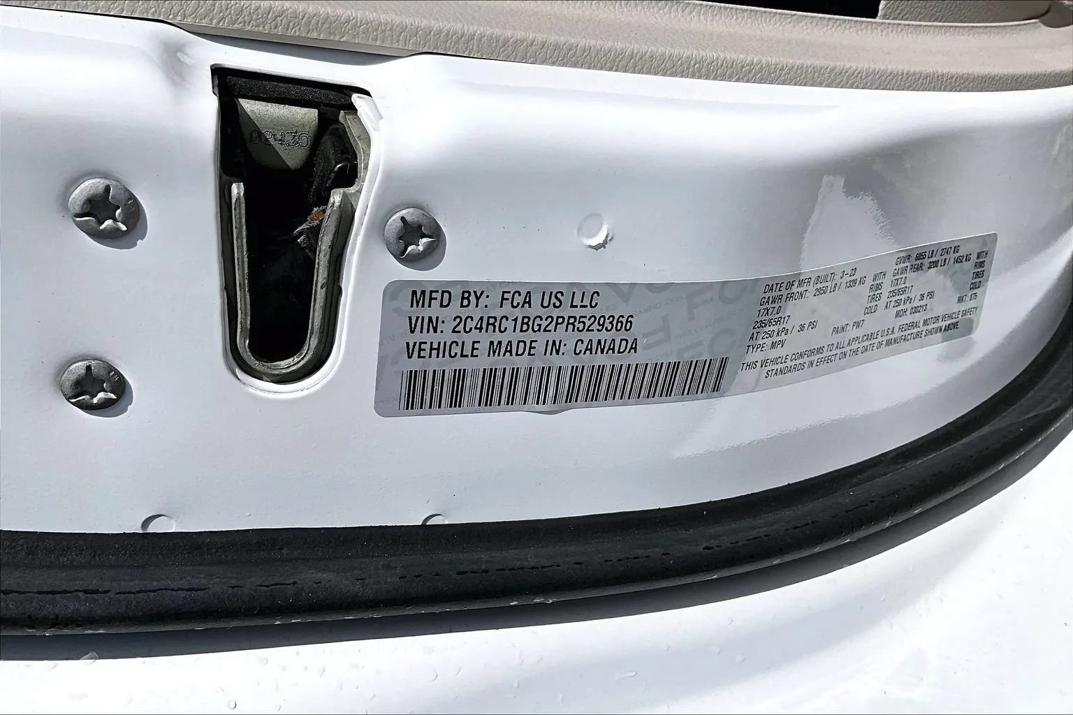 Used 2023 Chrysler Pacifica Touring-L FWD image 18