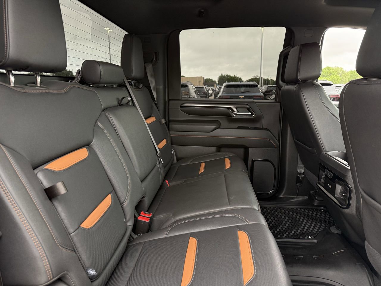 Used 2024 GMC Sierra 2500 AT4 AWD/4WD image 25