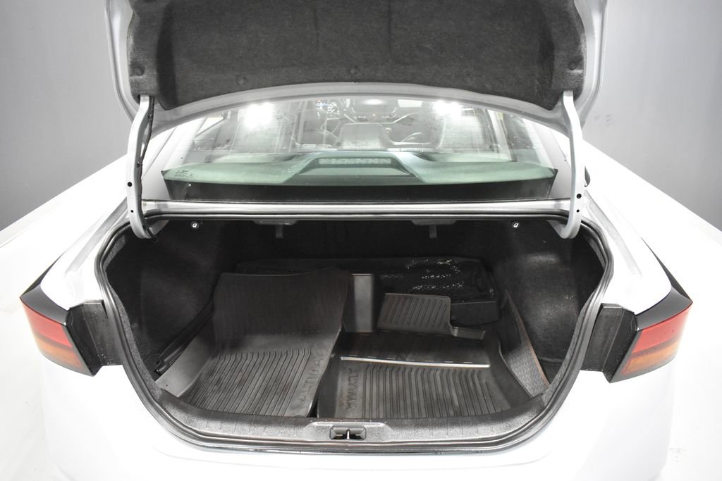 Used 2024 Nissan Altima 2.0 SR image 32