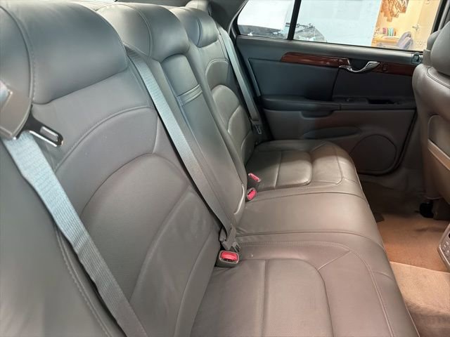Used 2004 Cadillac De Ville w/ Equipment Group FWD image 25