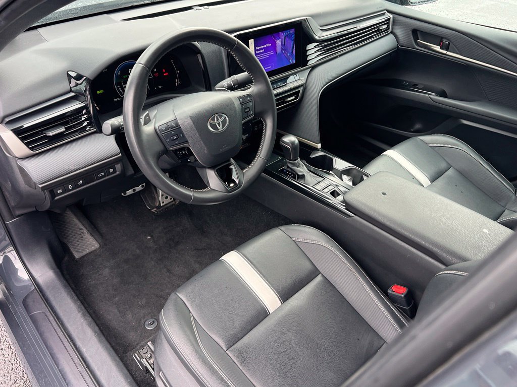 Used 2025 Toyota Camry SE FWD image 17