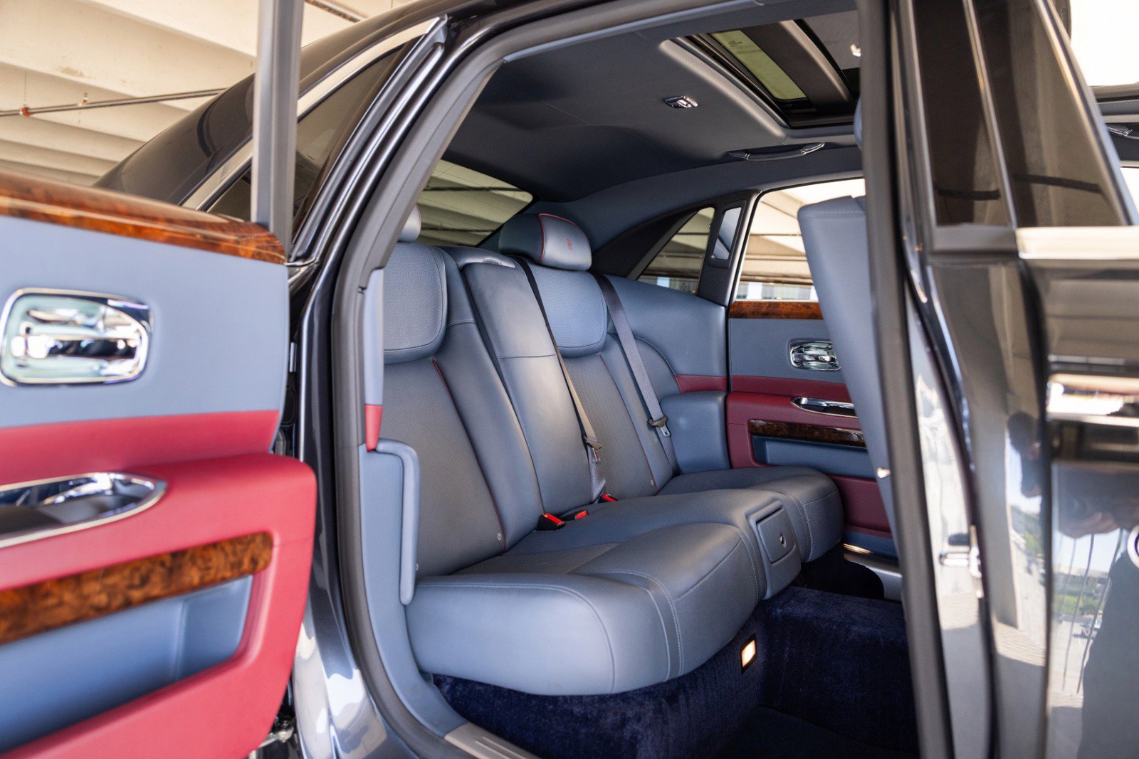 Used 2017 Rolls-Royce Ghost image 48