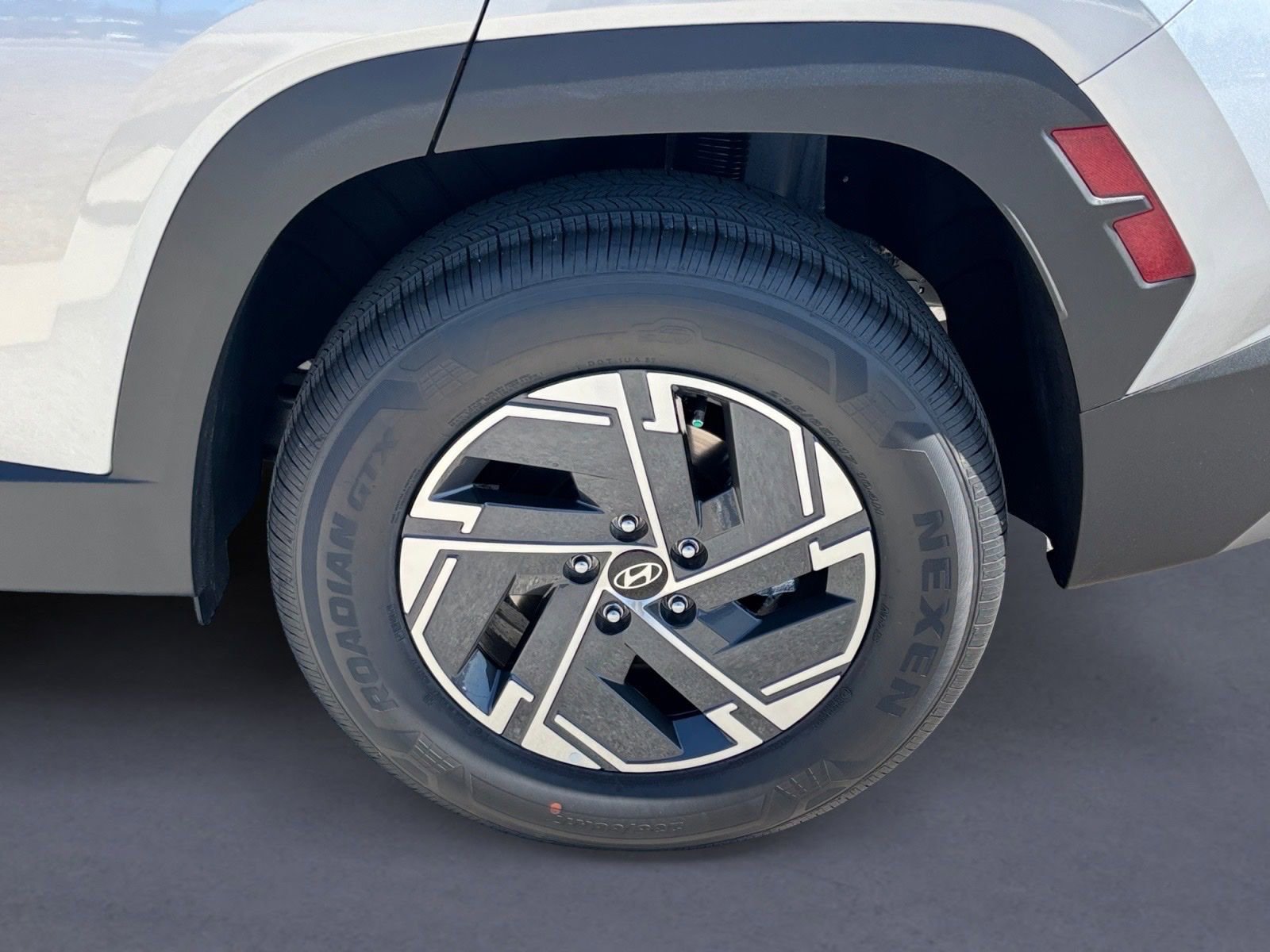 New 2026 Hyundai Tucson Blue SE image 9