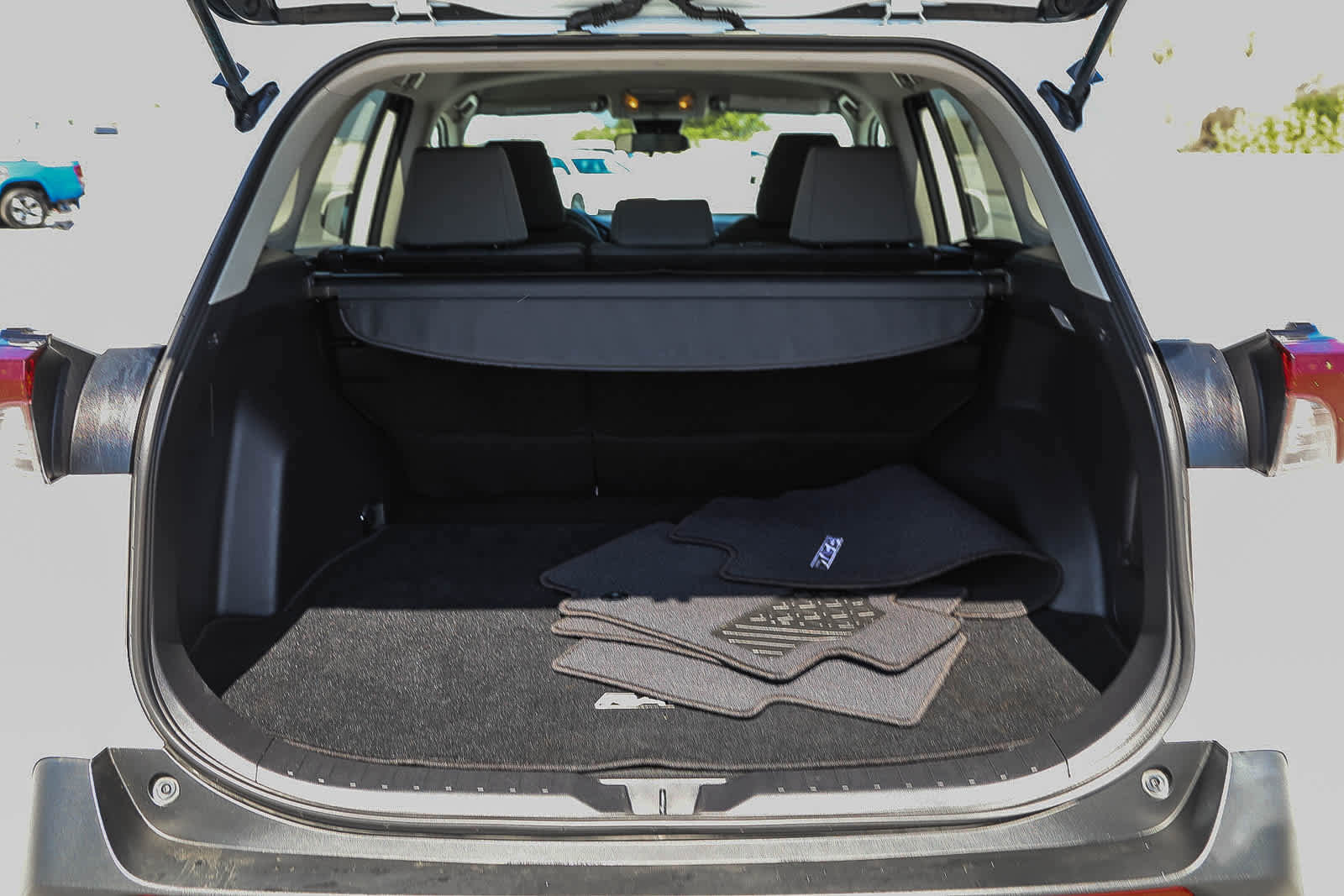 Certified 2020 Toyota RAV4 XLE w/ Carpet Mat Package image 26