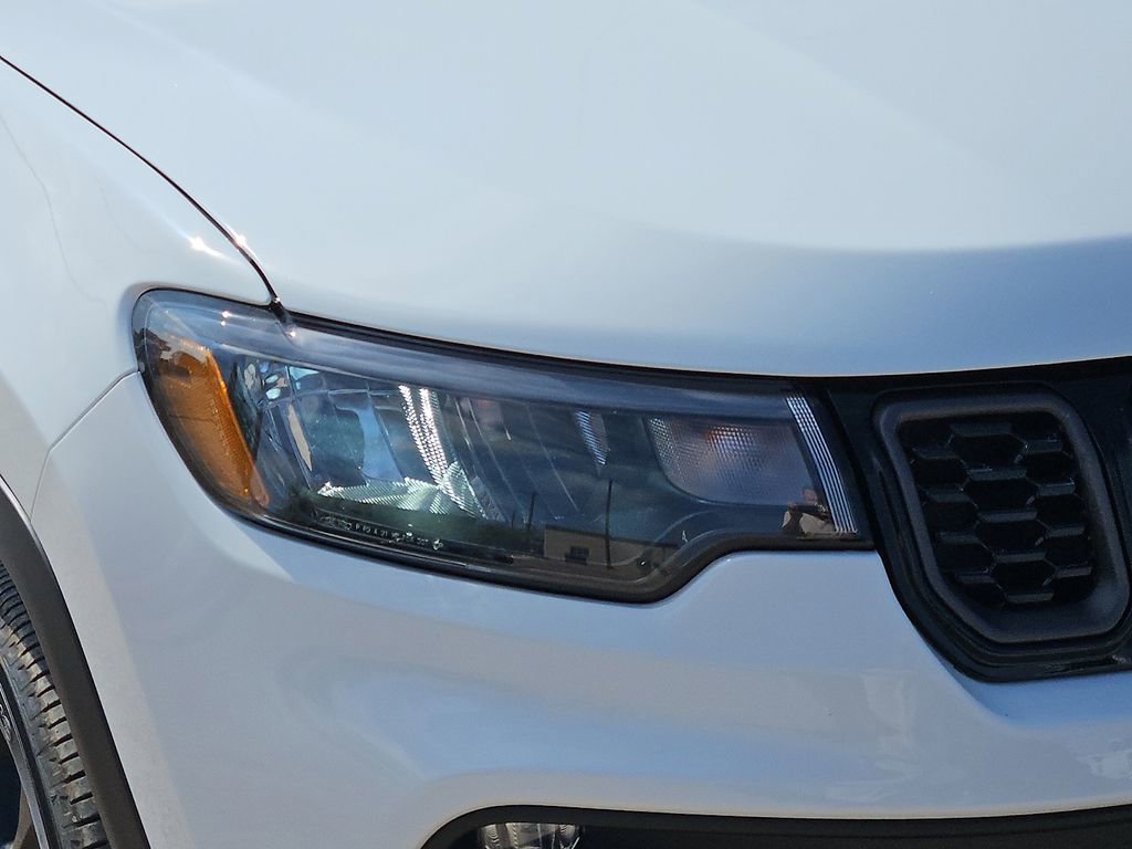 Used 2026 Jeep Compass Latitude w/ Quick Order Package 29K AWD/4WD image 8