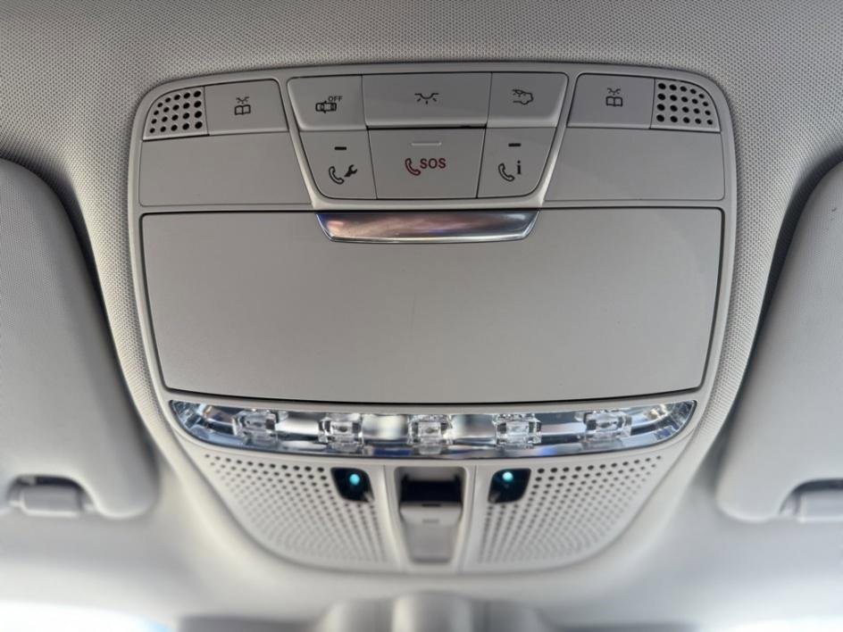 Used 2017 Mercedes-Benz GLC 300 4MATIC Coupe image 37