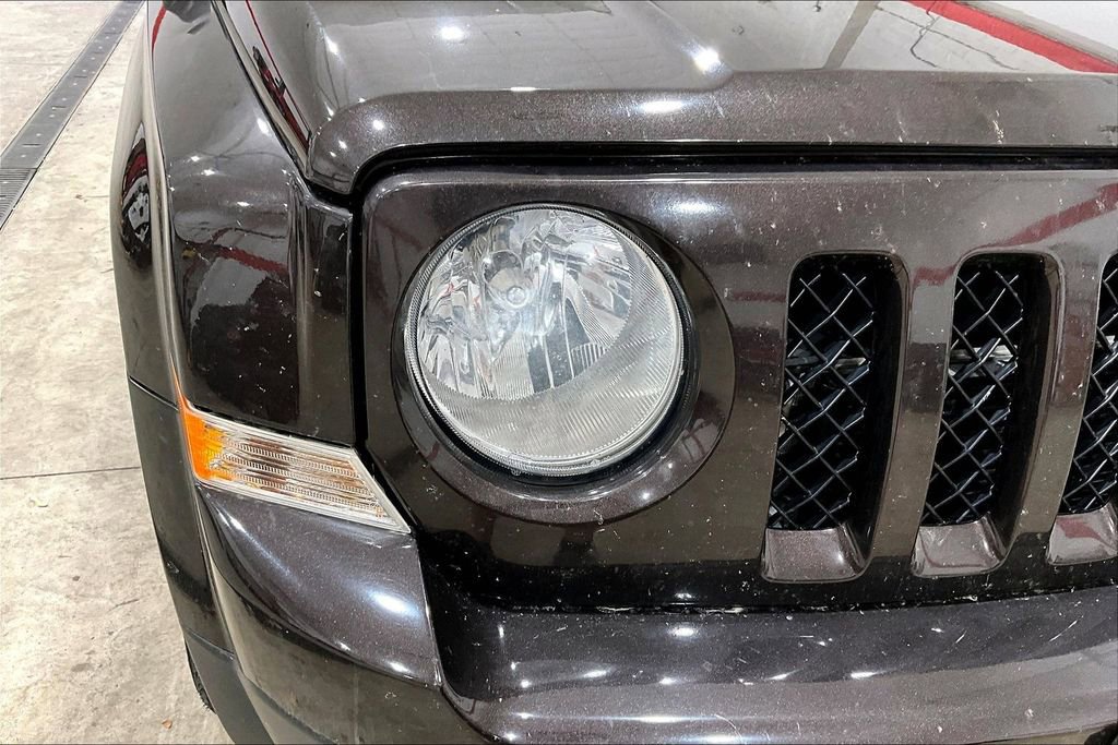 Used 2014 Jeep Patriot Limited w/ Sun/Sound Group AWD/4WD image 29