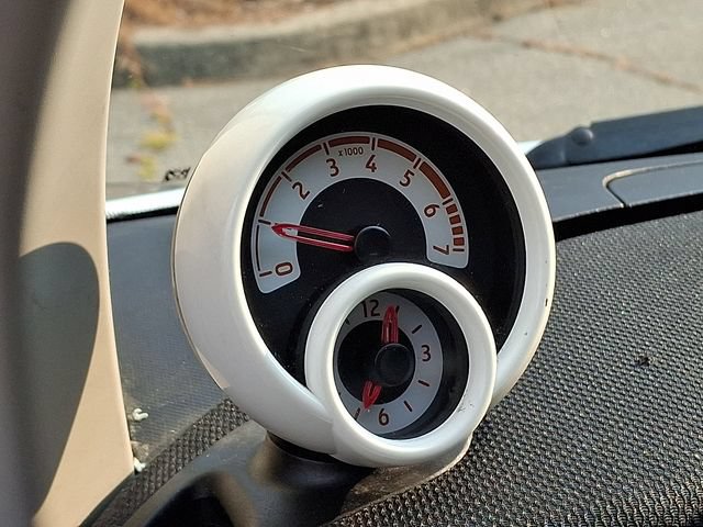 Used 2016 smart fortwo passion RWD image 23