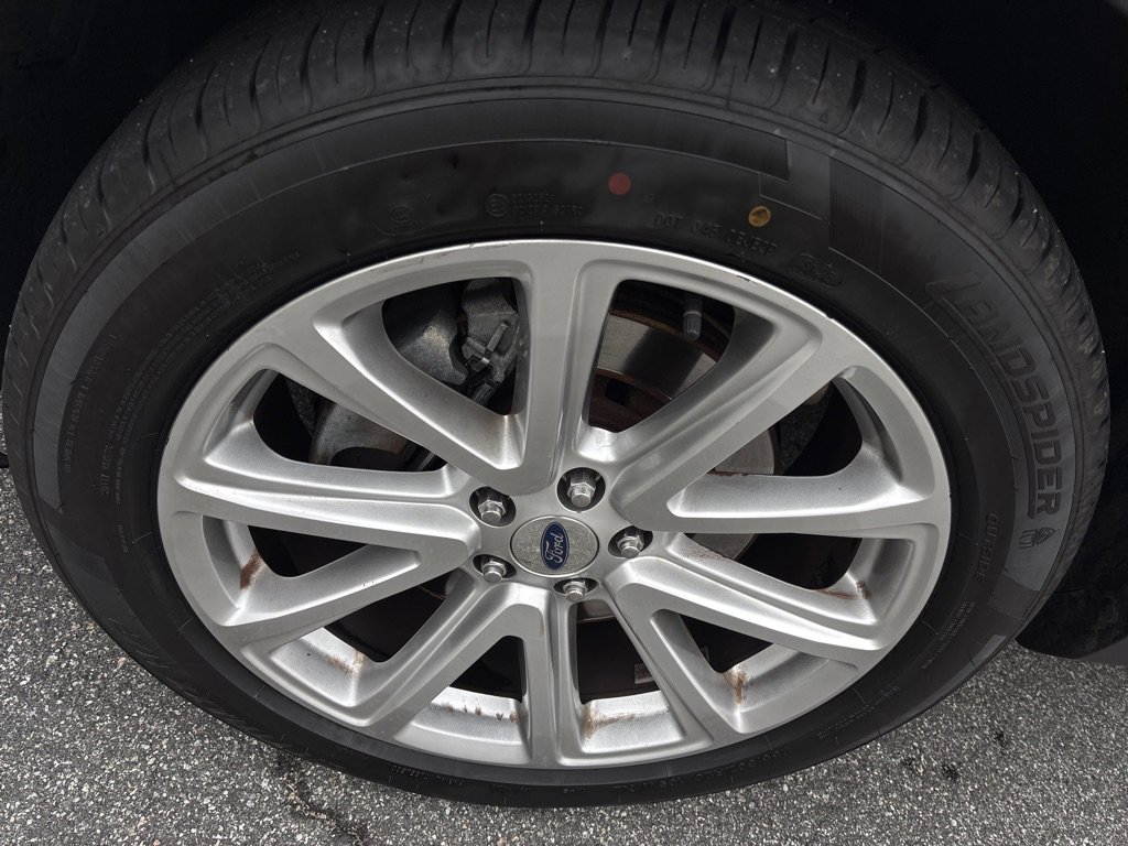 Used 2016 Ford Explorer Limited w/ Equipment Group 301A AWD/4WD image 9