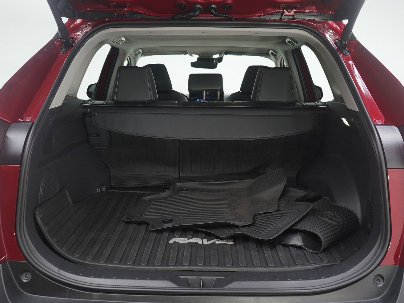 Used 2025 Toyota RAV4 Limited w/ Advanced Technology Package AWD/4WD image 9