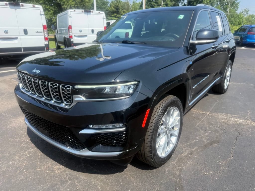 Certified 2023 Jeep Grand Cherokee Summit w/ Advanced Protech Group IV AWD/4WD image 9