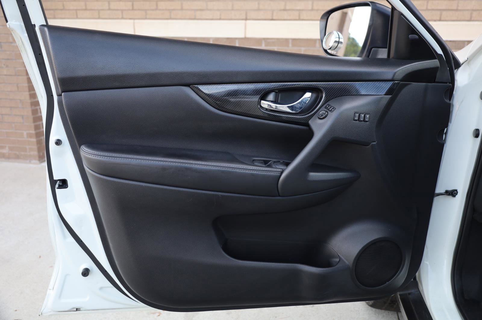 Used 2018 Nissan Rogue SL w/ Premium Package AWD/4WD image 12
