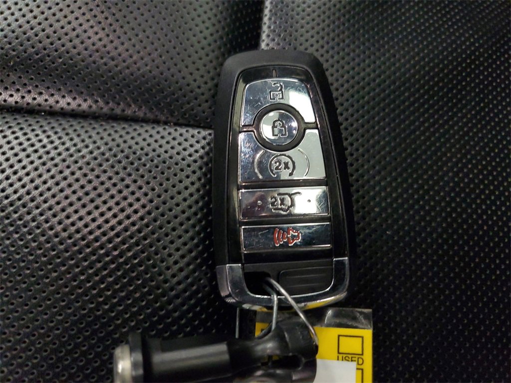 Used 2020 Lincoln Corsair Reserve w/ Equipment Group 201A image 26