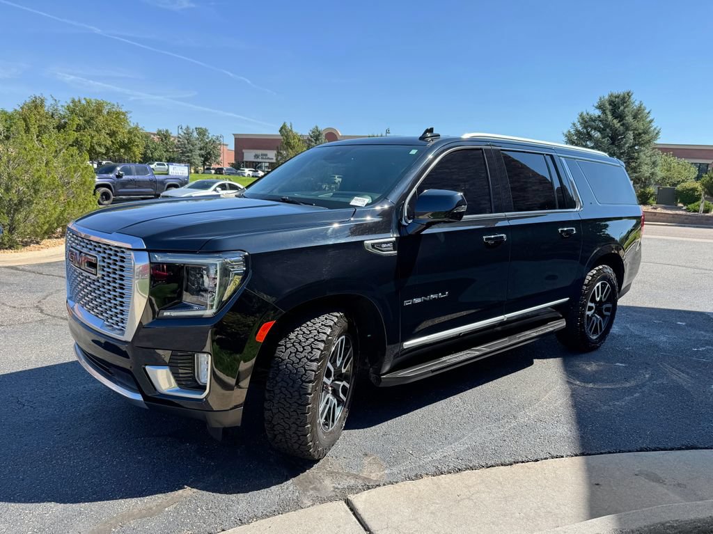 Used 2023 GMC Yukon Denali AWD/4WD image 4