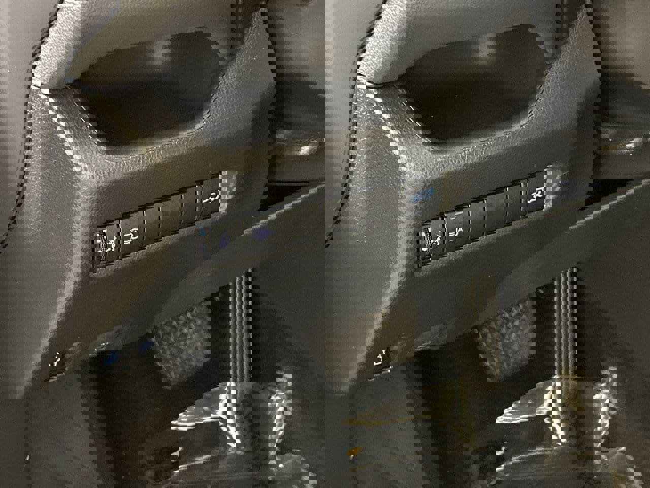 Used 2022 Toyota RAV4 XLE w/ Convenience Package image 13