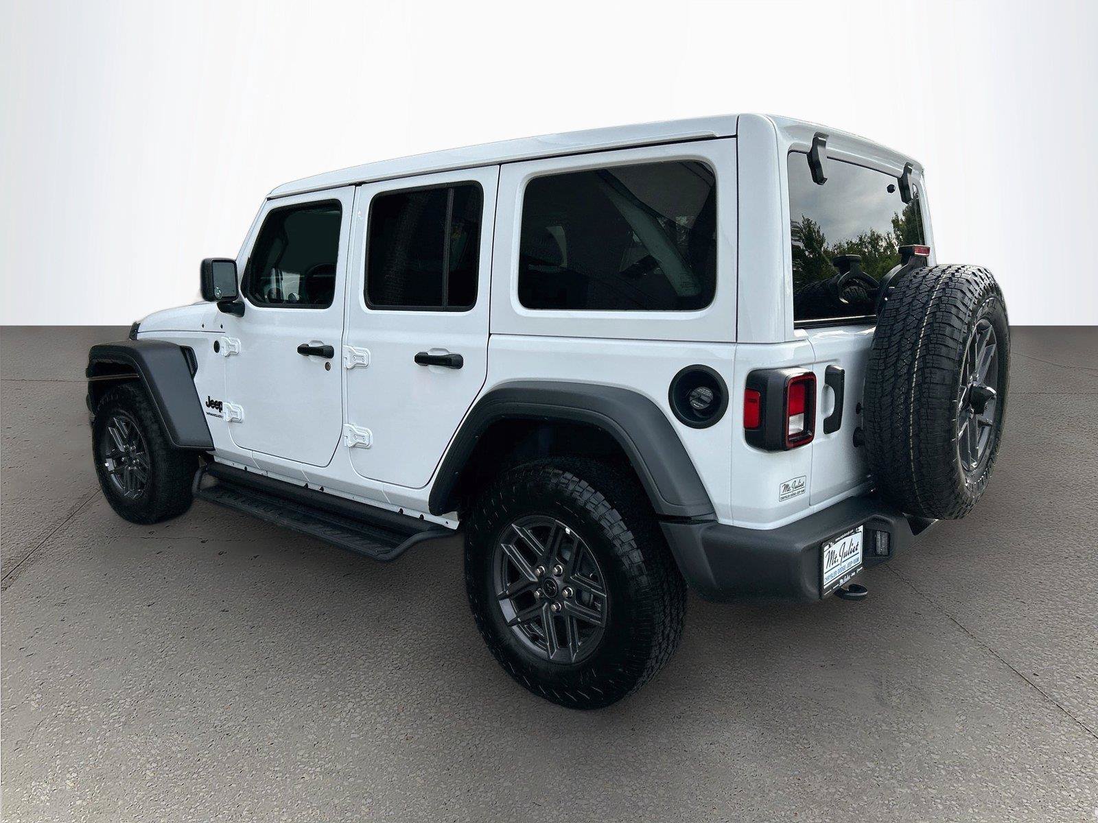 Used 2026 Jeep Wrangler Unlimited Sport AWD/4WD image 6