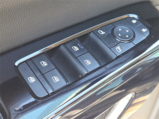 Used 2022 Nissan Pathfinder S image 17