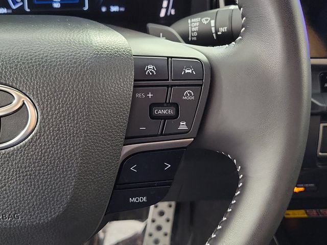 Used 2025 Toyota Camry SE w/ Convenience Package FWD image 25
