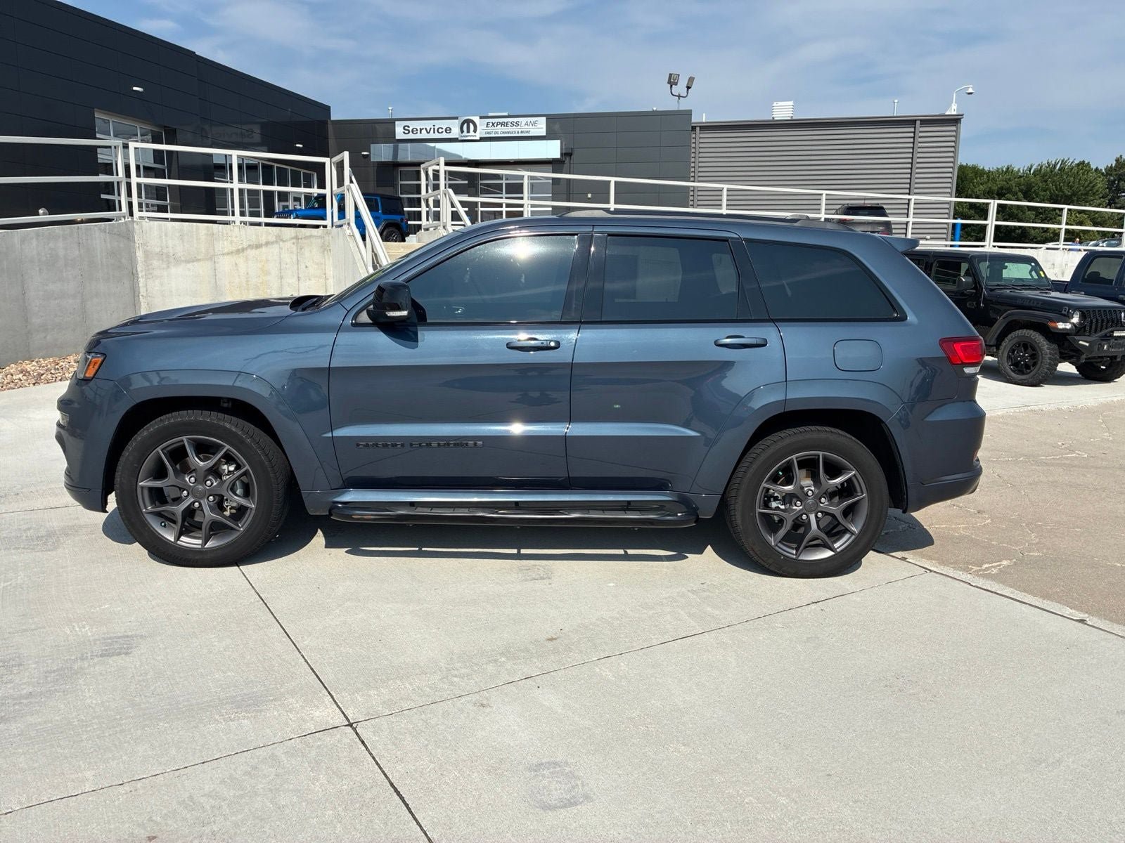 Used 2020 Jeep Grand Cherokee Limited X AWD/4WD image 2