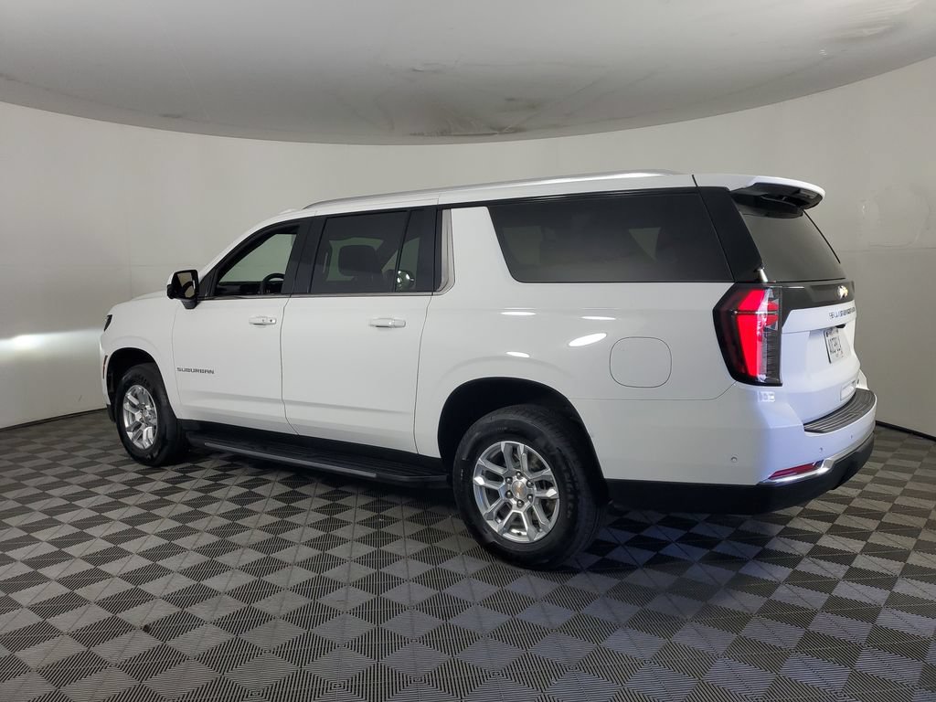 Used 2025 Chevrolet Suburban LT RWD image 6