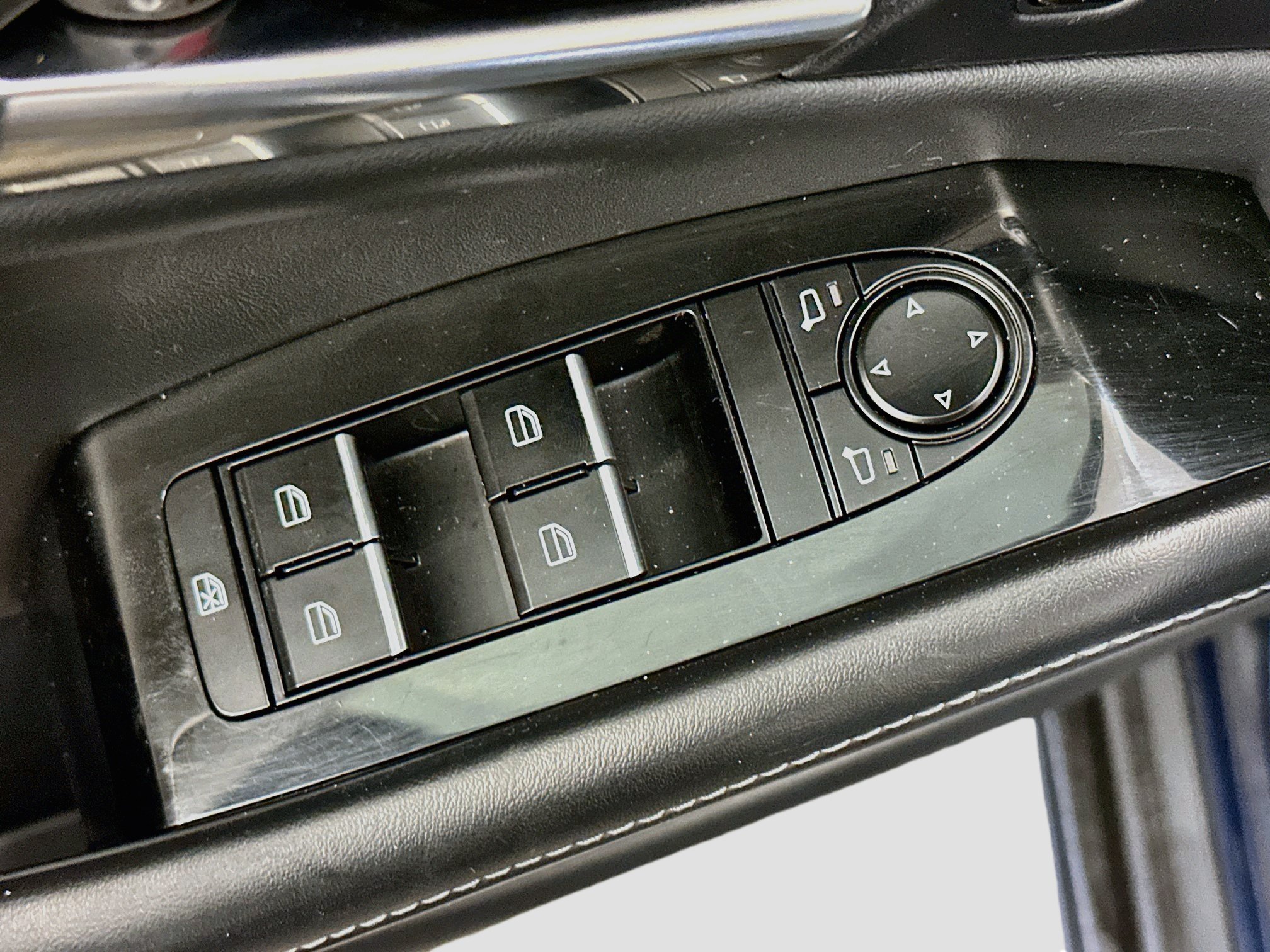 Used 2025 MAZDA CX-30 AWD 2.5 S w/ Preferred Package image 15