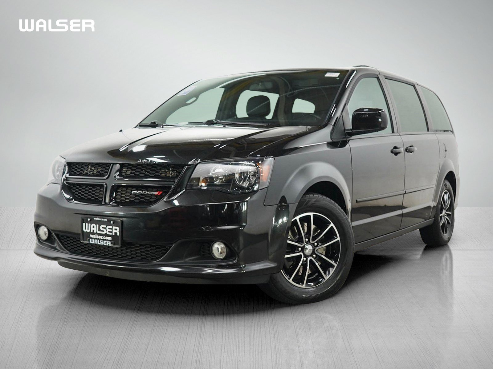 Used 2016 Dodge Grand Caravan R/T FWD image 1