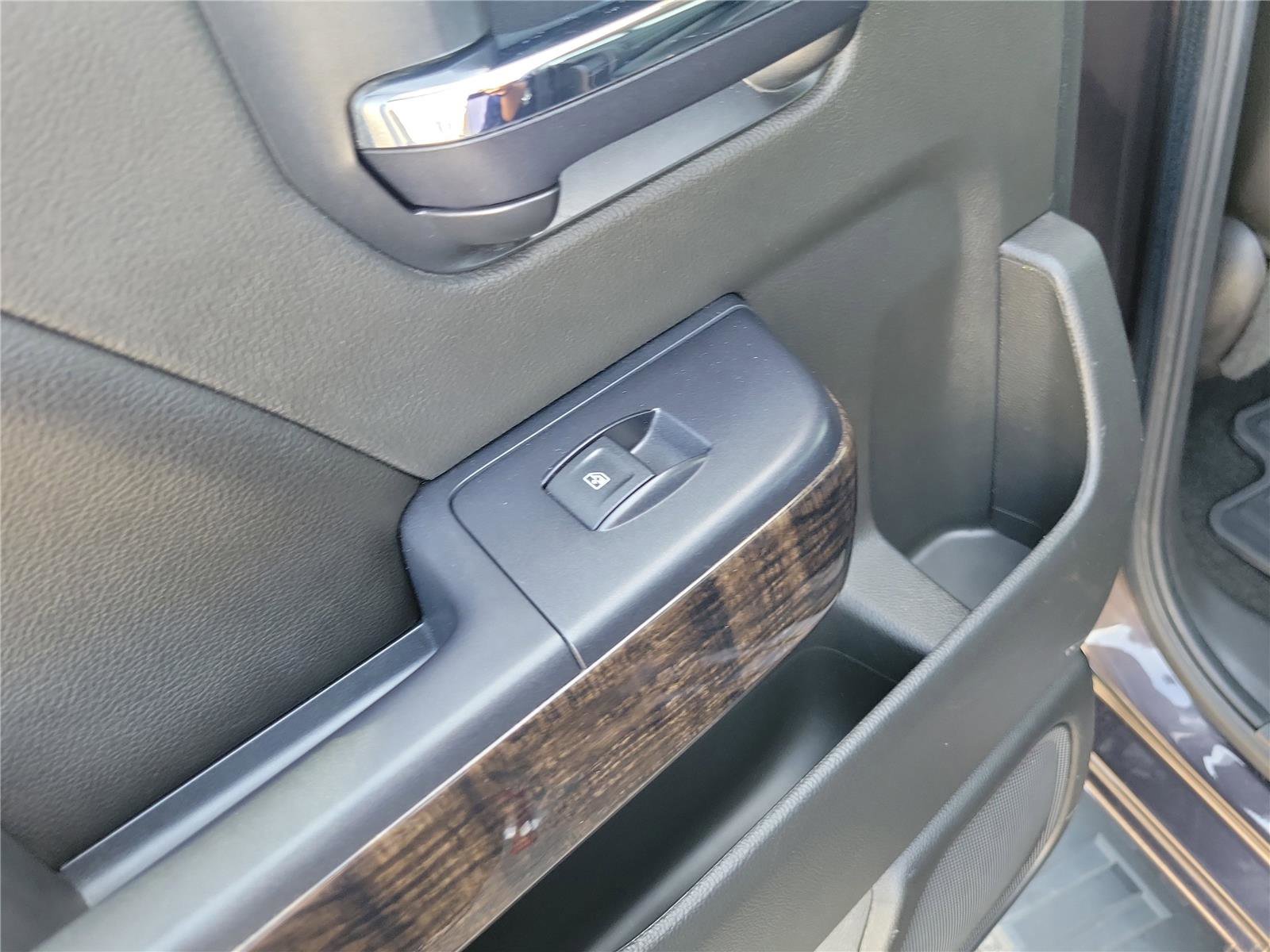 Used 2015 GMC Sierra 1500 Denali image 16