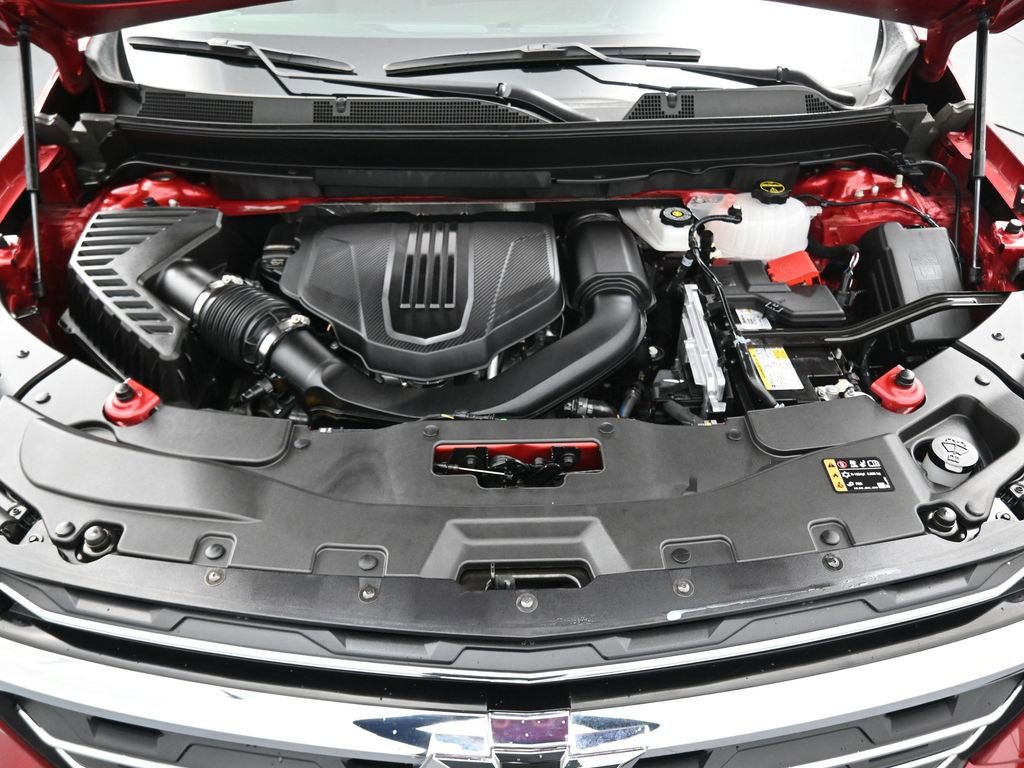 Used 2025 Chevrolet Traverse LT w/ Driver Confidence Package image 13