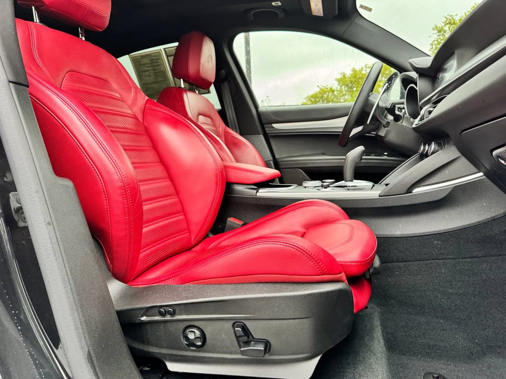 Used 2023 Alfa Romeo Stelvio Veloce AWD/4WD image 10