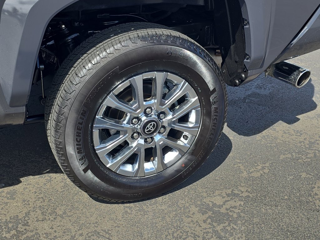 Used 2024 Toyota Tacoma Limited w/ Limited Package (LT) image 12