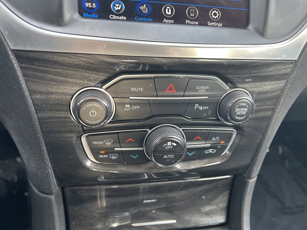 Used 2021 Chrysler 300 Touring L image 28