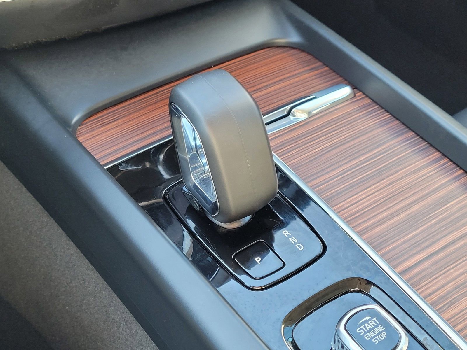 Certified 2025 Volvo V60 B5 Cross Country Plus image 24