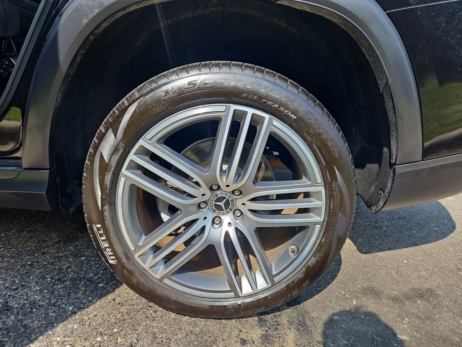 Used 2024 Mercedes-Benz GLS 450 4MATIC image 16