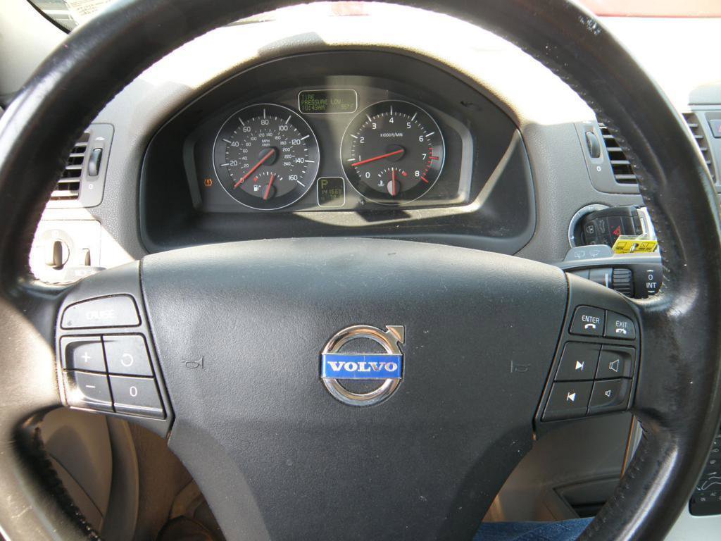 Used 2011 Volvo V50 T5 image 11