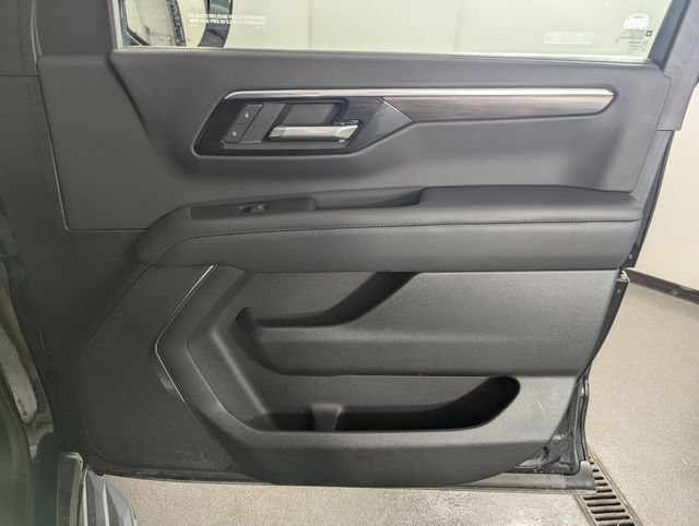 Used 2025 Chevrolet Tahoe LT AWD/4WD image 21