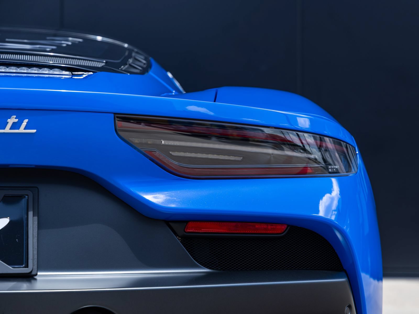Used 2022 Maserati MC20 Coupe RWD image 13