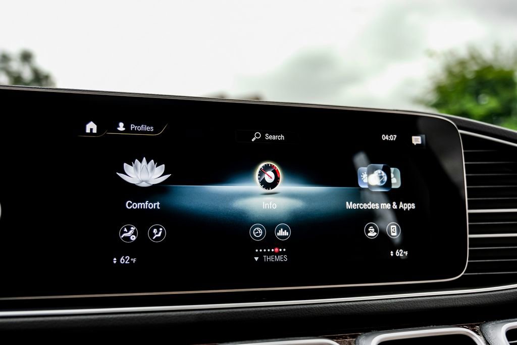 Used 2023 Mercedes-Benz GLS 580 4MATIC image 38