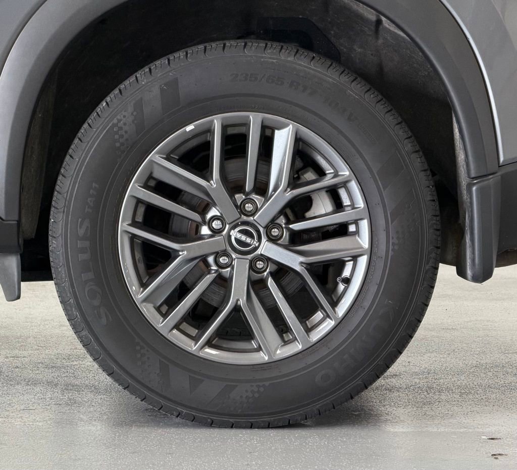 Used 2023 Nissan Rogue S AWD/4WD image 9