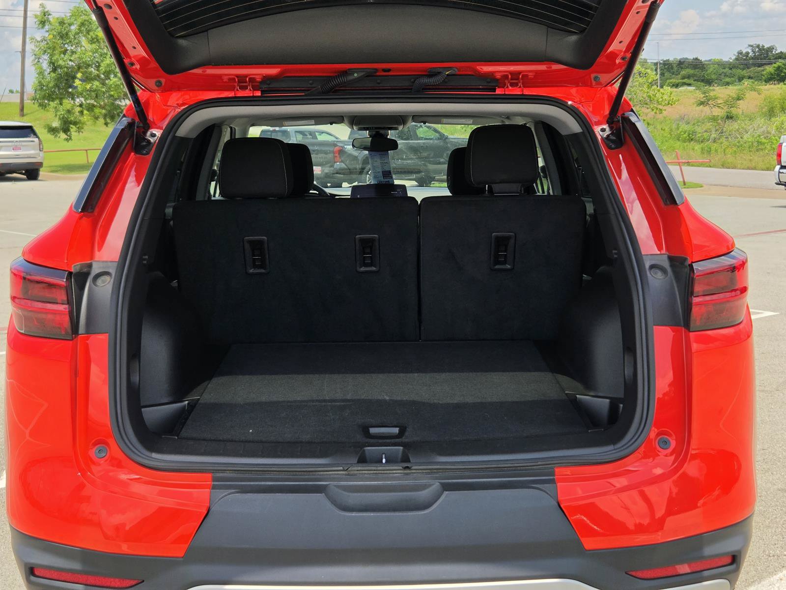 Used 2025 Chevrolet Blazer LT AWD/4WD image 9
