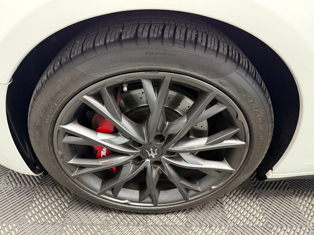 Used 2019 Maserati Ghibli S RWD image 21