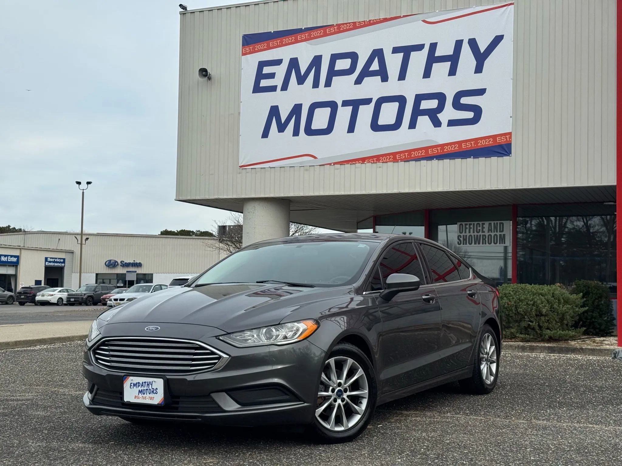Used 2017 Ford Fusion SE image 1