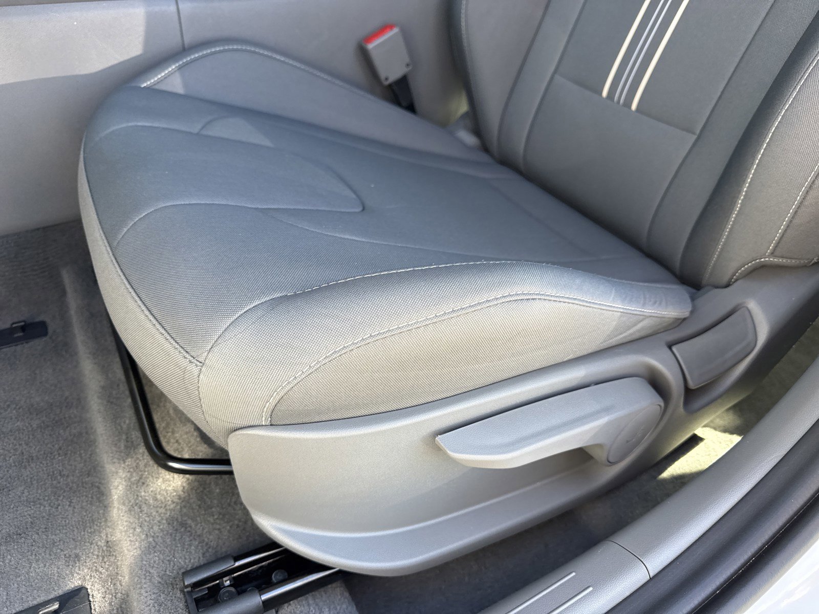 Certified 2025 Hyundai Elantra Sport image 12