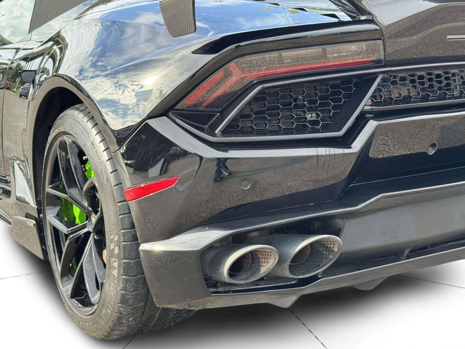 Used 2018 Lamborghini Huracan LP 580-2 RWD image 32