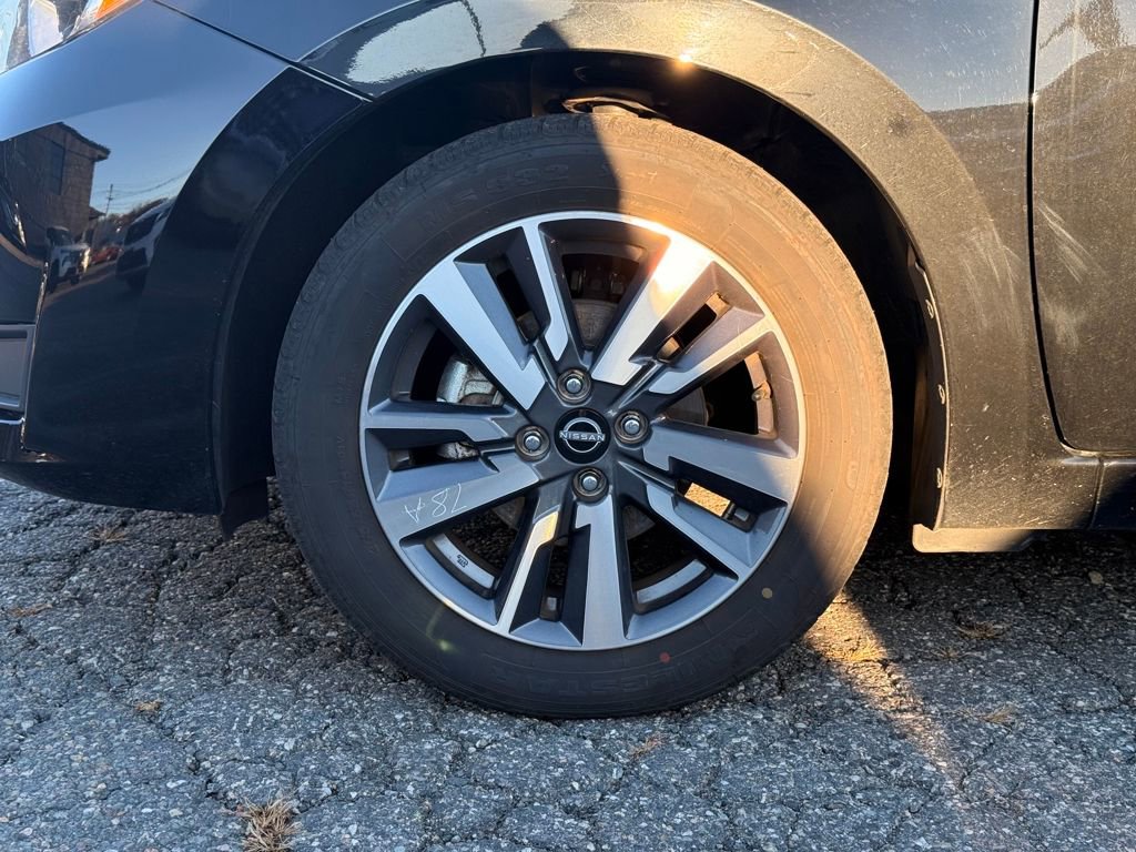 Used 2023 Nissan Versa SV image 10