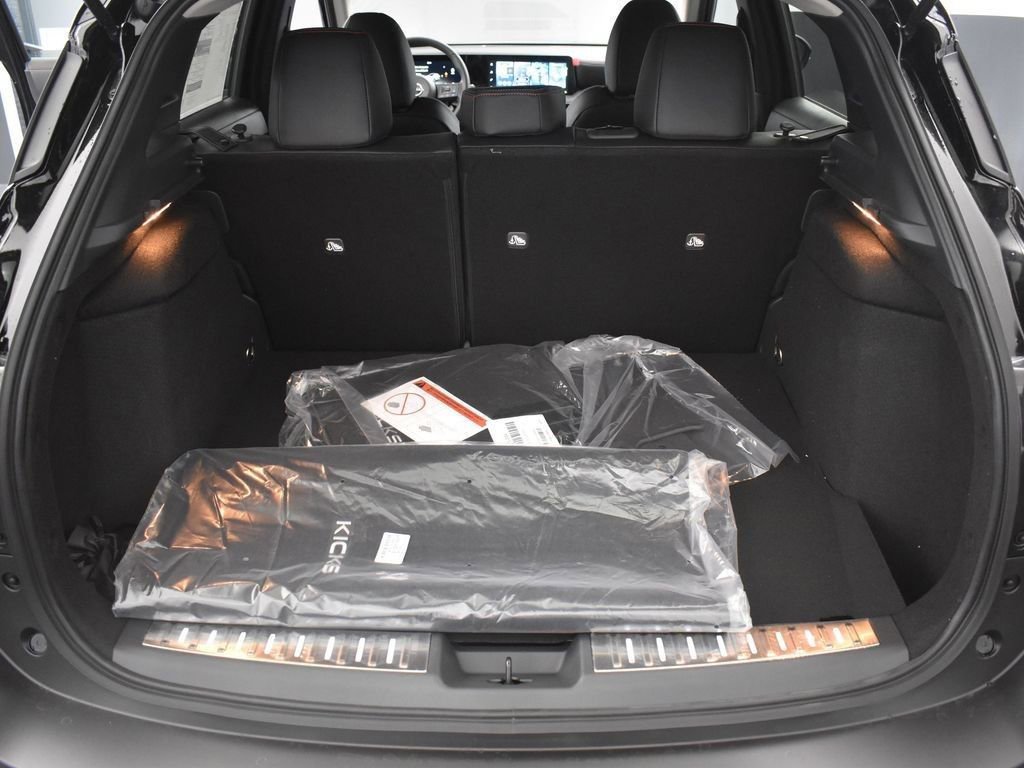 New 2026 Nissan Kicks SR w/ Illumination Package AWD/4WD image 35