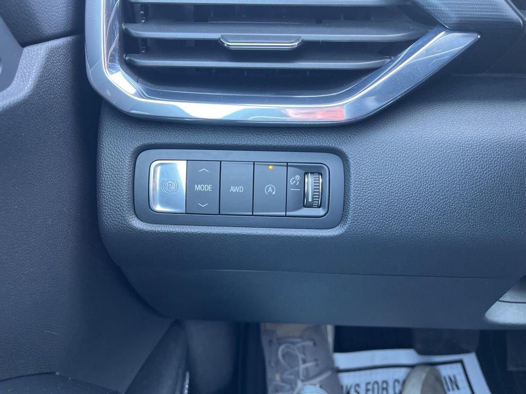 Used 2025 GMC Acadia Elevation image 16