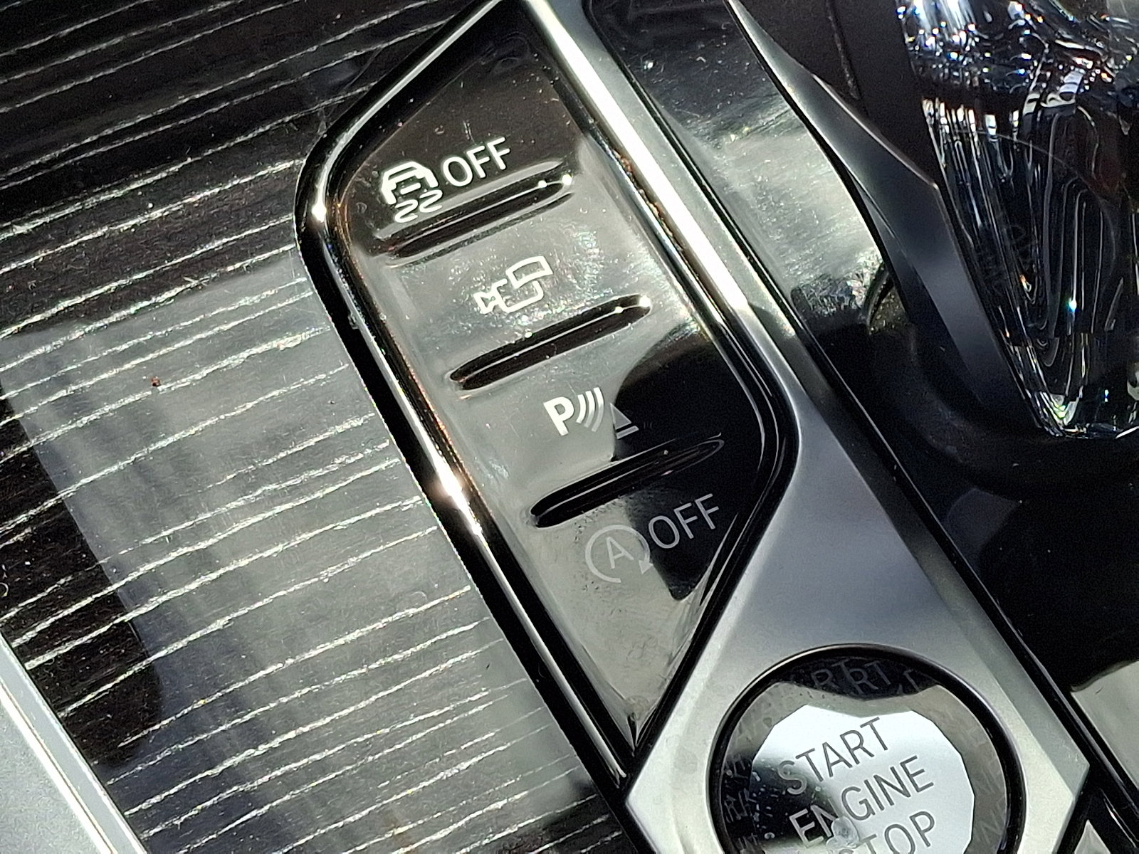 Used 2022 BMW X7 M50i image 25