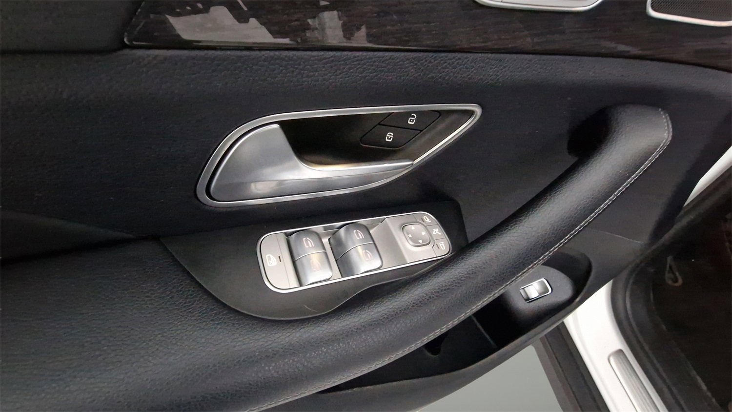 Used 2020 Mercedes-Benz GLE 350 image 10