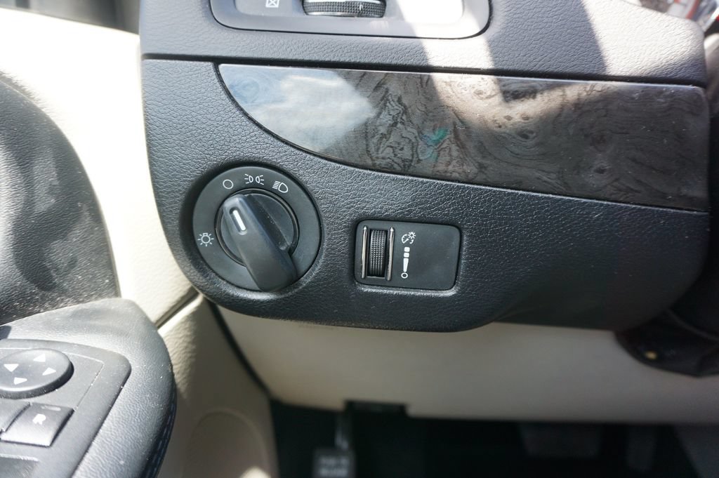 Used 2019 Dodge Grand Caravan SE FWD image 5